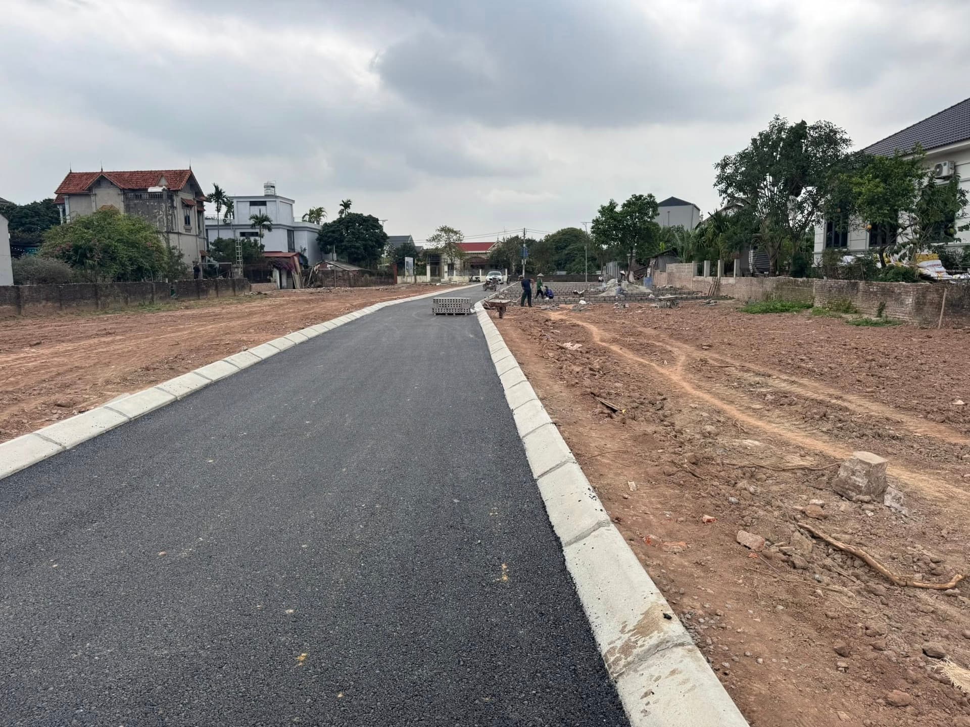 Đường nội khu dự án đất nền Đông Tảo đã trải nhựa